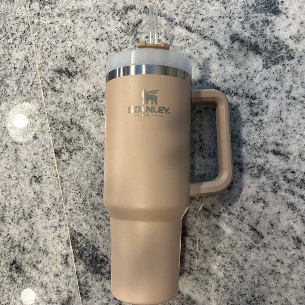 Stanley 40 oz tumbler